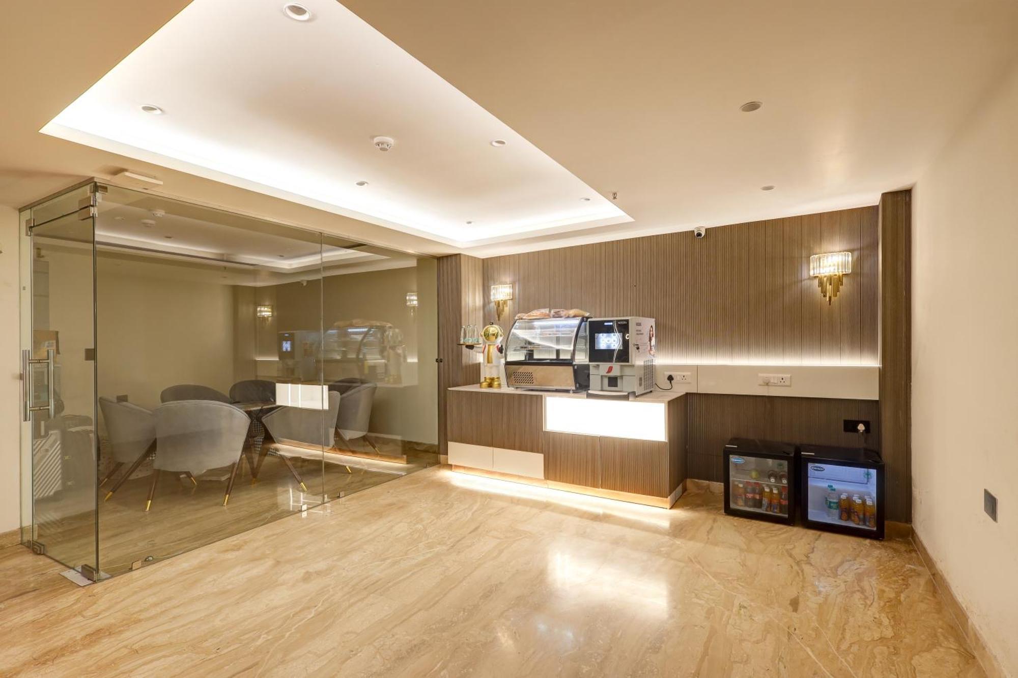 The Tyche New Delhi - Traveller'S Choice Award Winner 2025 Exterior photo